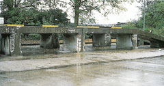 Foto von Brücke vor der Betoninstandsetzung